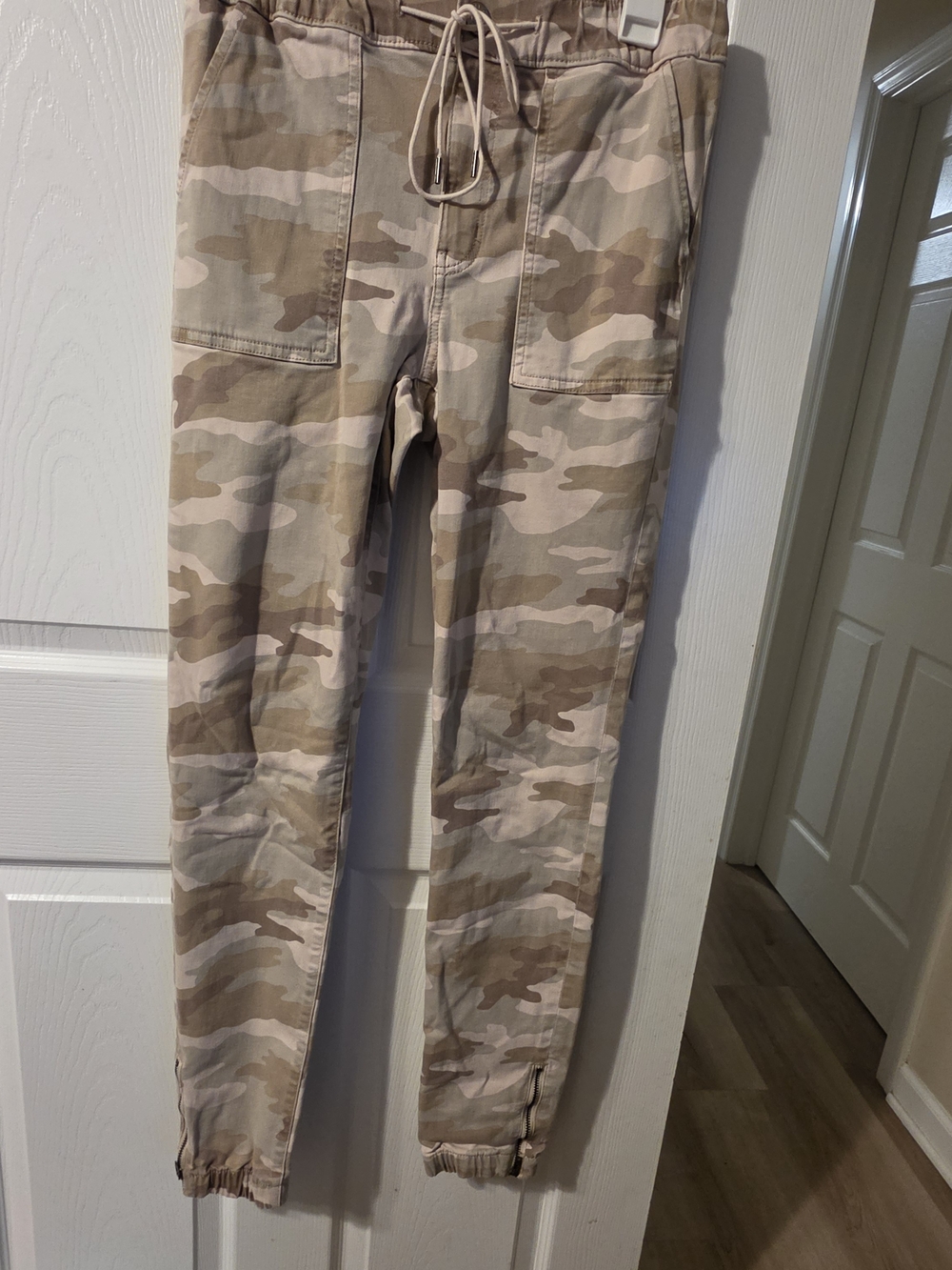American Eagle Ne(x)t Level Stretch Camo Ankle Zip Jogger Pants Skinny Pants